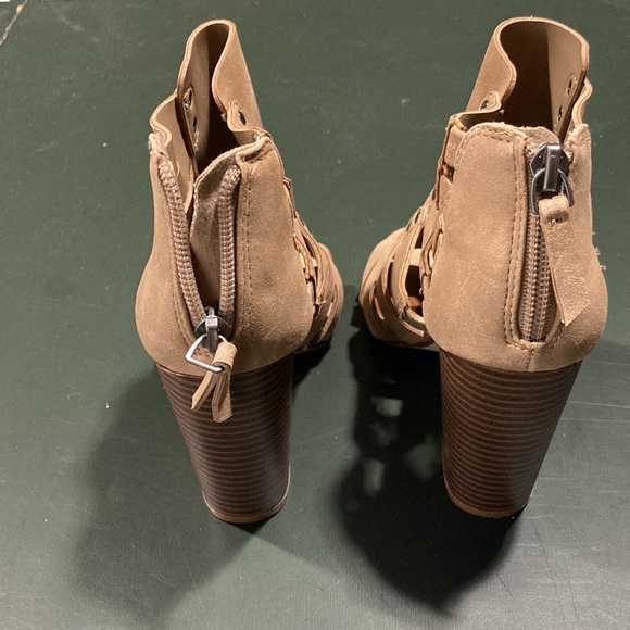 NWOT SEXY INDIGO RD Cutout BOOT SHOES Sz 5M; Tan Suede; Open Toe; Zipper entry - Picture 4 of 8